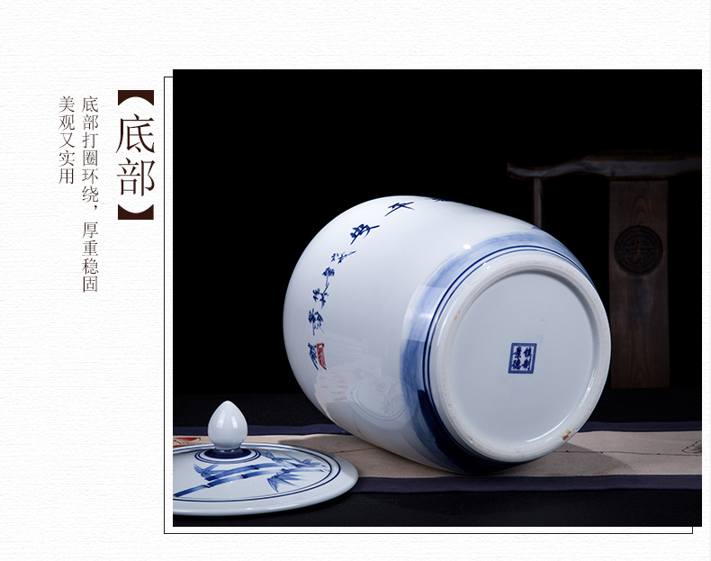 The New Chinese blue and white porcelain of jingdezhen ceramics means safe bamboo caddy fixings household seal barrel storage tank