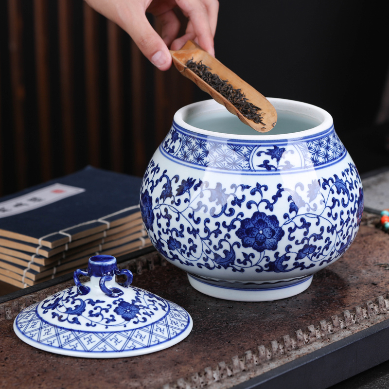 Jingdezhen ceramics in pu 'er tea pot of gift box packaging, receives seven loaves moistureproof general sealed jar of restoring ancient ways