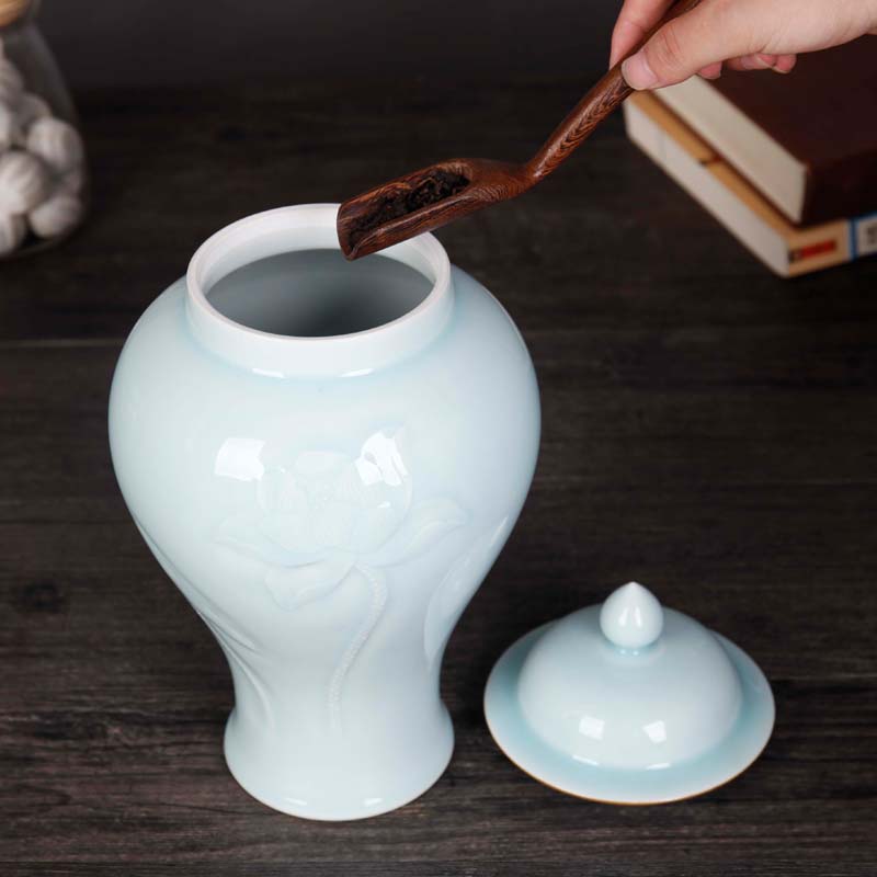 Jingdezhen ceramic household adornment pea green lotus general tank furnishing articles pu 'er tea storage tank of China
