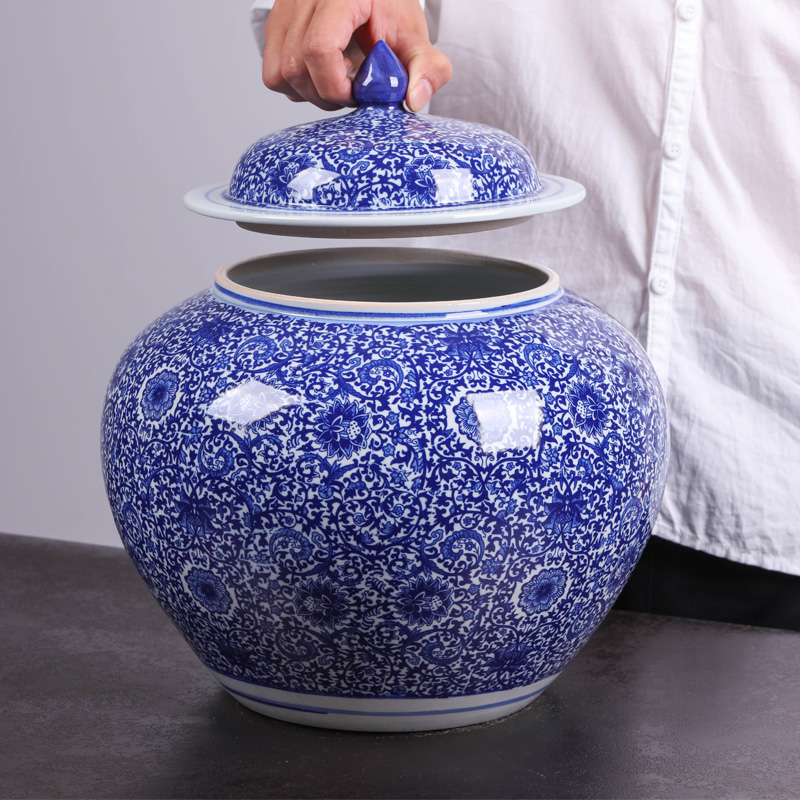 Retro pu 'er tea pot of blue and white porcelain of jingdezhen ceramics POTS in large tea seal pot gift box packaging