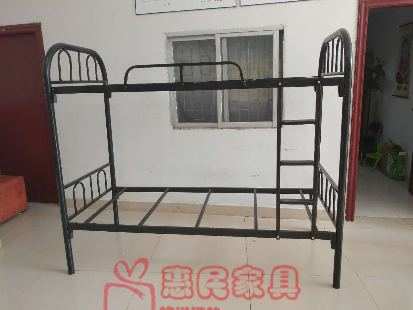 Thâm Quyến nhân viên bunk giường sắt giá cả phải chăng và bền trên lớn uốn cong ống đen dày 50 - Giường giường gỗ ép