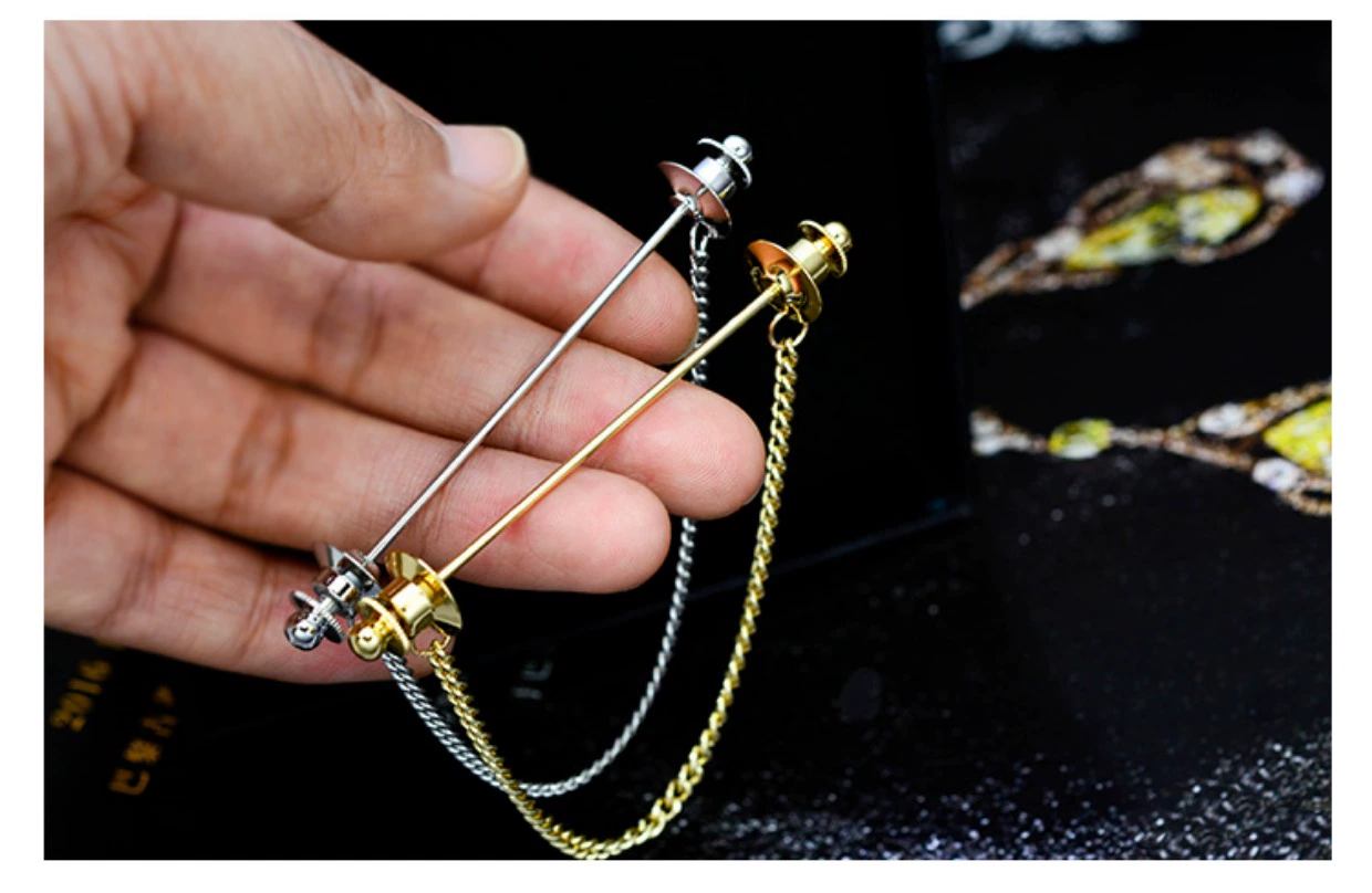 Zhu Yilong với dây đeo kim loại tua rua áo sơ mi nam pin pin trâm cài phù hợp với cổ áo pin