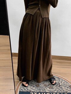 Long fine pleated elegant umbrella skirt with wide hem knitted skirt
