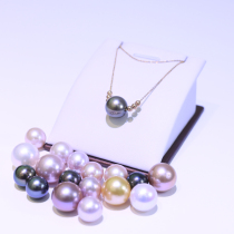 Zhen Xiaobai Tahitian black pearl Passepartout necklace Sea Pearl necklace Round immaculate Gold pearl necklace Strong light 18k