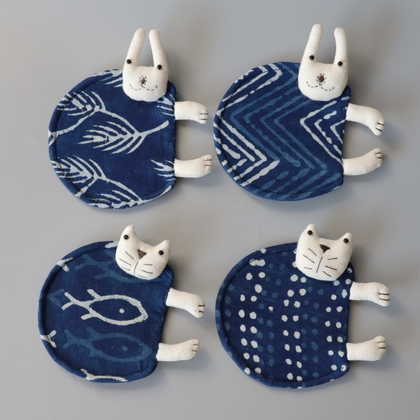 Three-Dimensional Kitten Rabbit Handmade Printing and Dyeing Coaster Handmade Blue Dyed Fabric