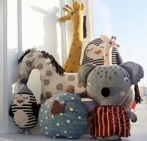 Theres the new Division Horse Warm Spot OYOY Nordic Ins Kitty Monkey Giraffe Child Holding Pillow Doll