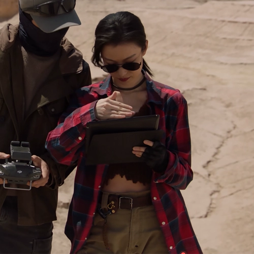 Красная рубашка, куртка, лонгслив