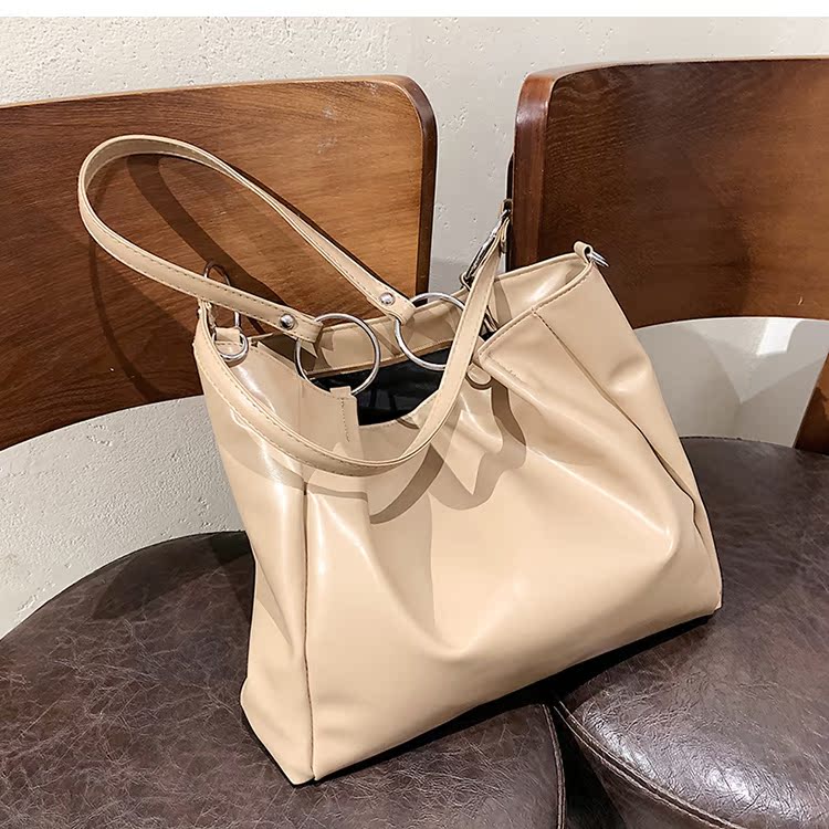 Wholesale Simple Solid Color Large-capacity Shoulder Messenger Bag Nihaojewelry display picture 4