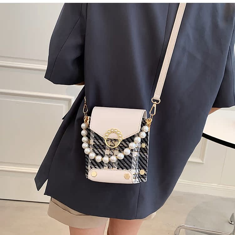 Wholesale Pearl Chain Plaid Cloth Square Messenger Bag Nihaojewelry display picture 16