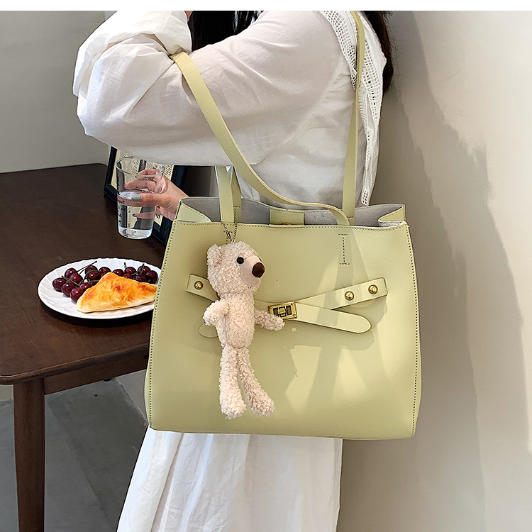 Wholesale Solid Color Large-capacity Bear Doll Pendant Shoulder Bag Nihaojewelry display picture 10