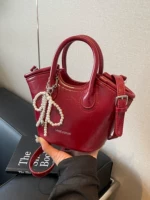 Маленькая сумка, красная портфельная через плечо, стиль высокого качества, западный стиль