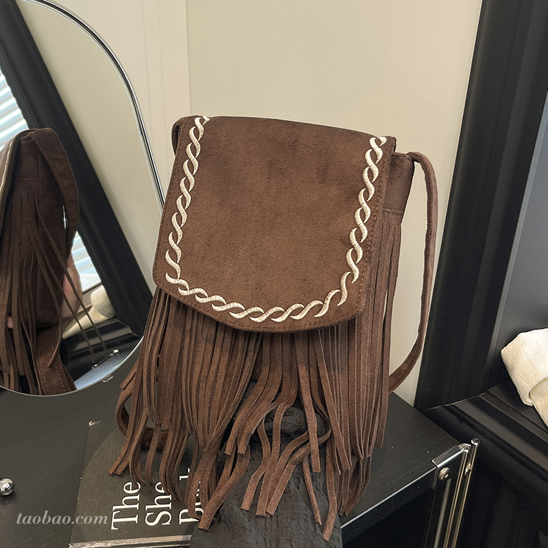 Retro Niche Suede Bag for Women 2026 New Casual Versatile Crossbody Bag Super Popular Bohemian Tassel Bag Retro Niche Suede Bag for Women 2026 New Casual Versatile Crossbody Bag Super Popular Bohemian Tassel Bag