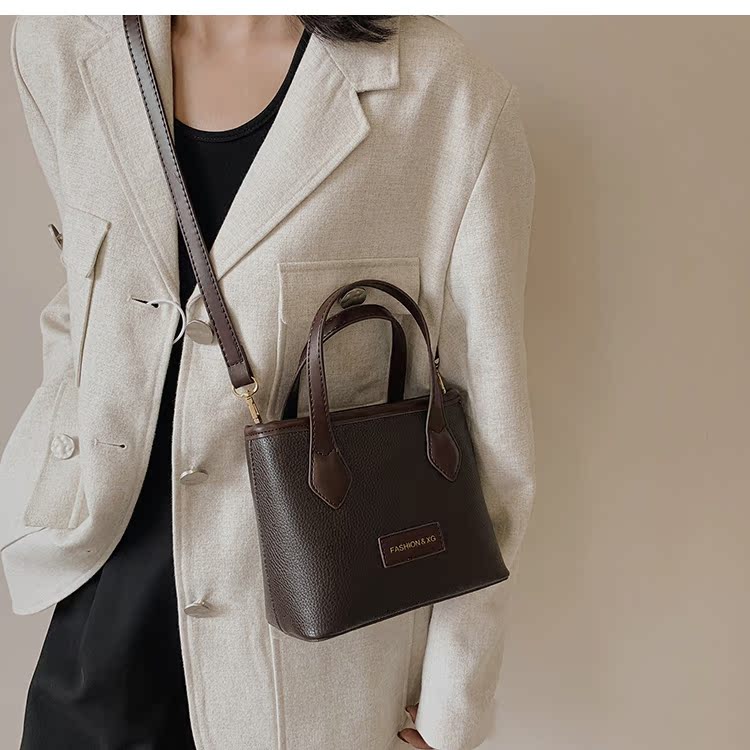 Autumn Winter Retro Bag 2021 New Bags Women's Bag Versatile Ins Messenger Bag Textured Portable Bucket Bag display picture 7