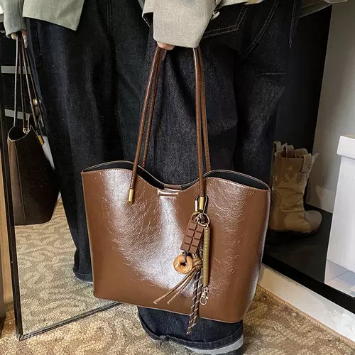 Вместительная и большая сумка через плечо, демисезонная сумка на одно плечо, изысканный стиль, из натуральной кожи