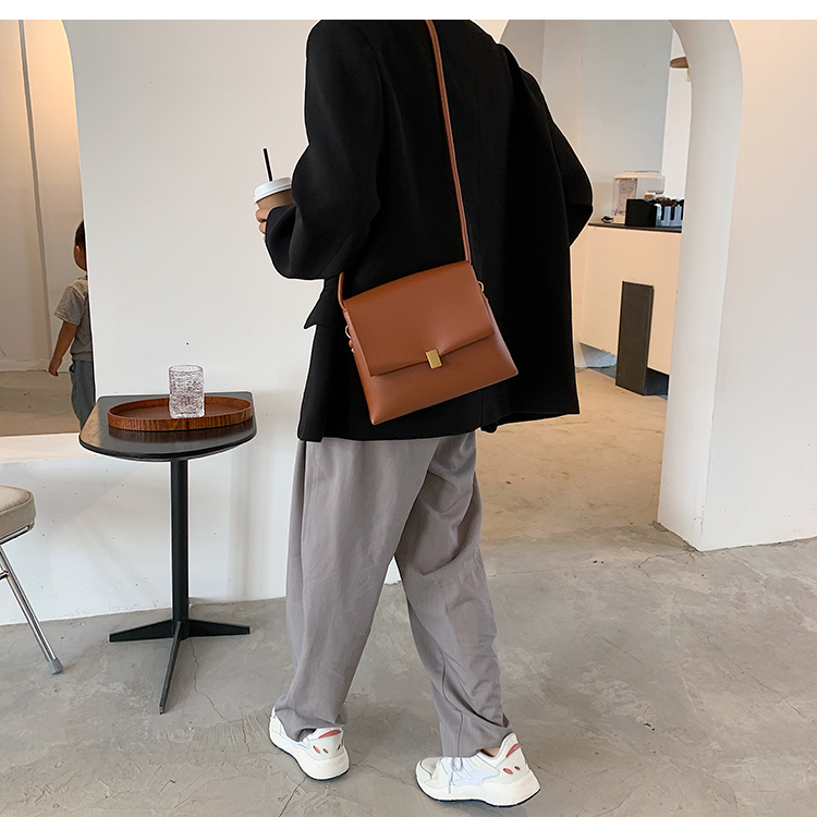 Simple Autumn And Winter Fashion Casual All-match Messenger Small Square Bag display picture 20