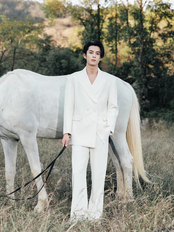 Wang Hedi's Trendy Loose-Fitting Autumn and Winter Casual Trousers, High-End White Long Pants for Men, Drapey Straight-Leg Pants