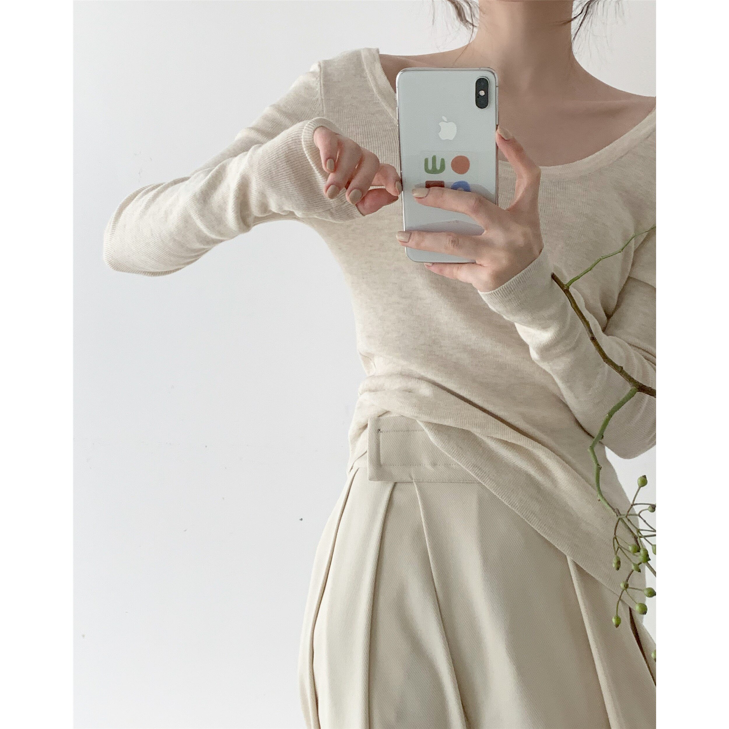 ICTS gentleness is treasure beige black deep V collar Great U collar front and back two wearing slim stitch sweatshirt