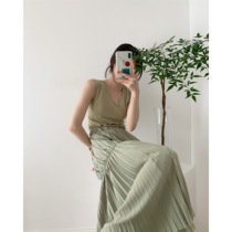 ICTS Romantic and full of smart feeling Faint light lines Hummus green hanging high-waist pleated organ skirt