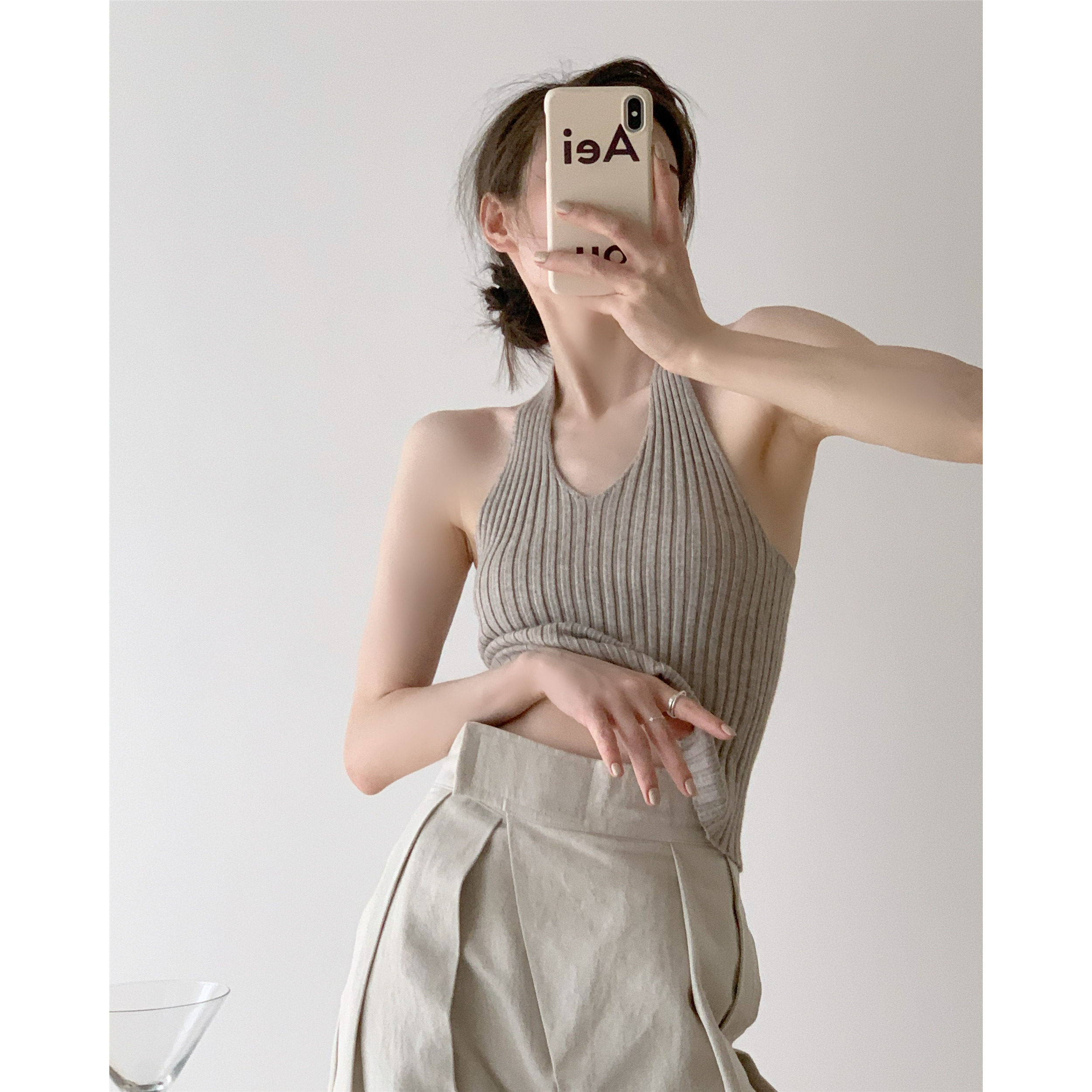 ICTS also want to see you milk curry sexy and gentle interwoven pit neck backless knitted vest