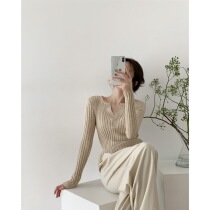 ICTS afraid to come in person is not your beige simple tone pit strip cutting opening small V-led knit jersey