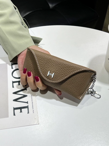 Портативная сумка для хранения подходит для мужчин и женщин, черный шнурок-держатель, солнцезащитные очки, из натуральной кожи