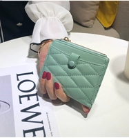 Овчина первого слоя зеленого цвета.