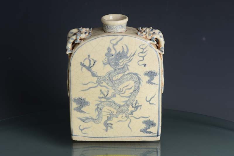 Yuan blue and white square flat vase with four tigers, tigers, clouds and dragons