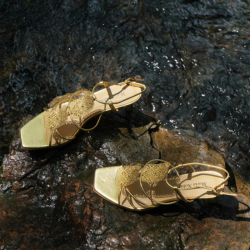 Maria Noble Italian Imported Sheepskin Embossed Bronze Hollow Fashionable B-Level Cat Heel Sandals for Women