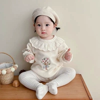 Абрикосовое боди, берет, колготки