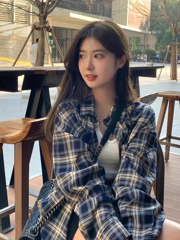 Navy Blue Plaid Shirt for Women, Spring and Autumn, Lazy Style, All-Cotton, Vintage Loose Fit, Brushed Fabric, Long-Sleeve Top