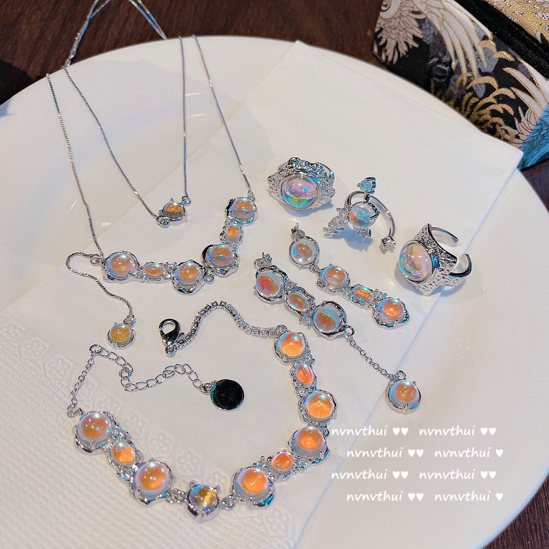 Lake Light and Water Shadow Moonstone Necklace Designer 18K Gold Plated Melting Grape Bracelet Glass Bead Earrings