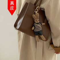 Hong Kong light luxury leather shoulder bag womens 2022 new autumn and winter high-end womens work commuting womens bags