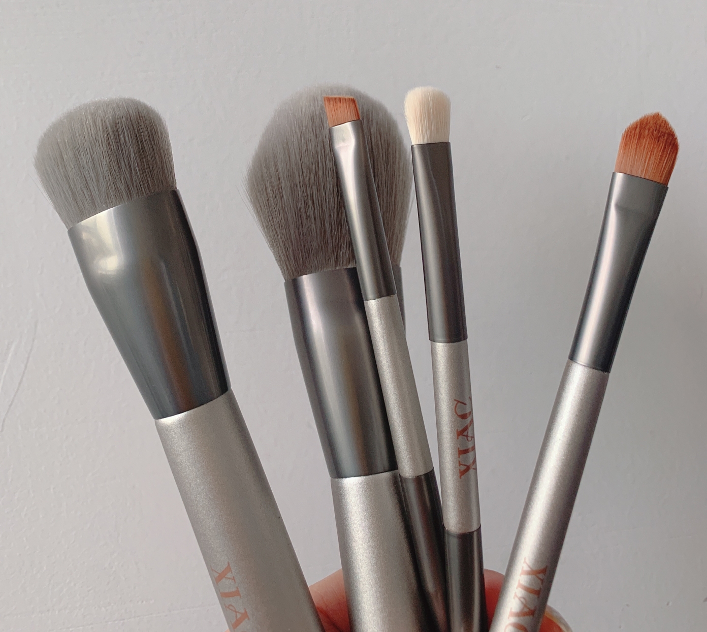 Flower-in-place Entrance Must-Roll With Makeup Brush Makeup Egg Powder Brush