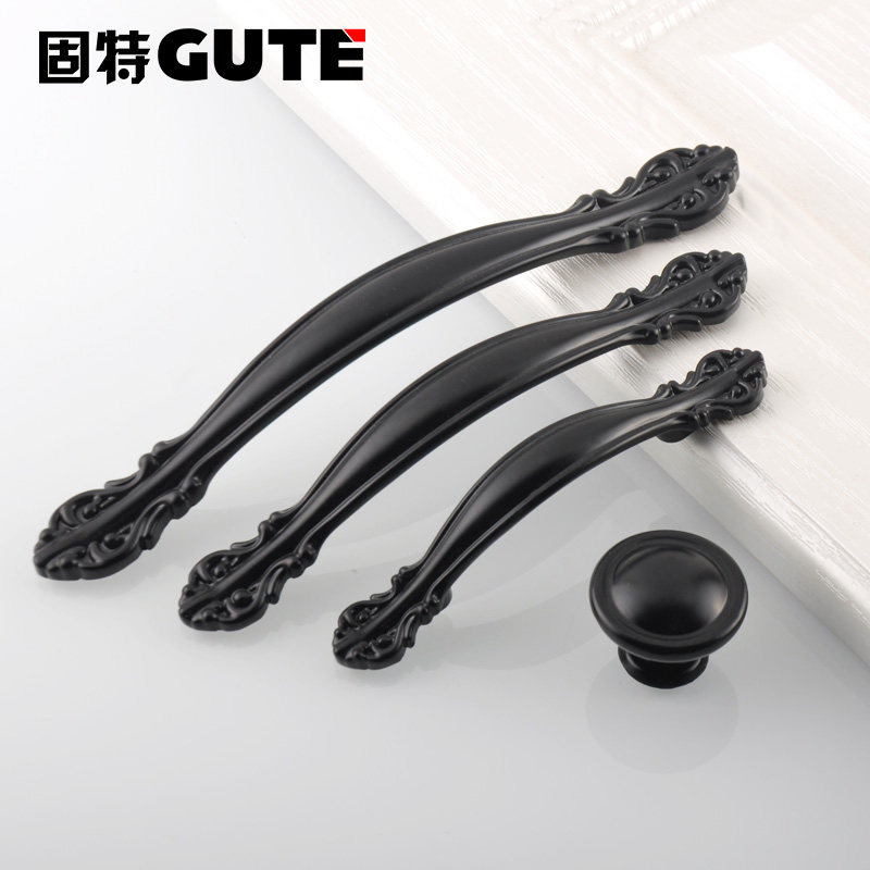 ������ʽ���ֺ�ɫ����