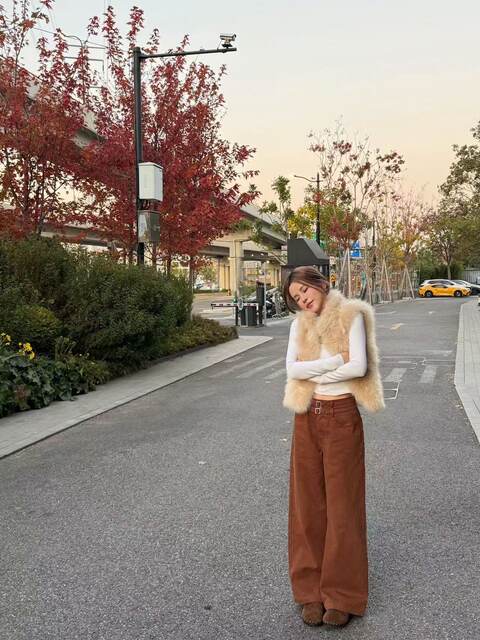 Mungsera's Original Mid-High Waist Slimming Wide-Leg Jeans with Double Waistband, Two Colors!