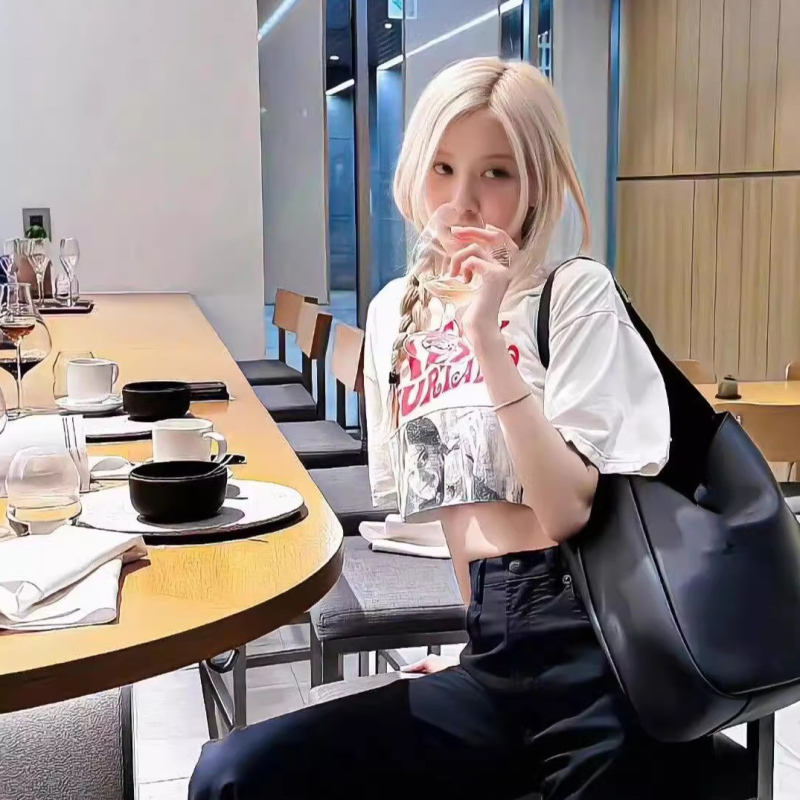 Rose Park Chae Young's Same Style Short-Sleeved T-Shirt for Women 2026 New Short Cropped Loose Retro Top Base Shirt for Summer