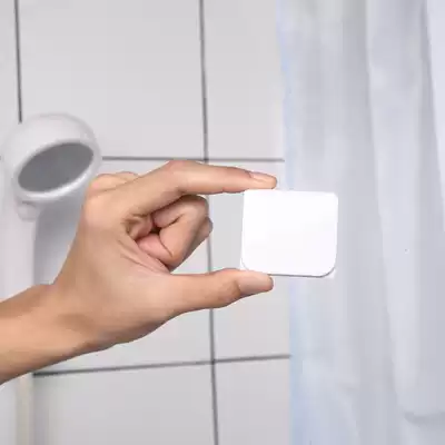 Japan KM 563 Shower curtain buckle hanging curtain welt fixing clip Adhesive curtain fixing clip 2 pieces into rice wood