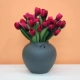 Короткий серый горшок+3 красных 9 -х головных тюльпанов