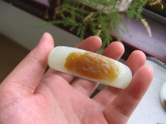 Hetian jade mountain material brown sugar white jade bracelet blooming rich