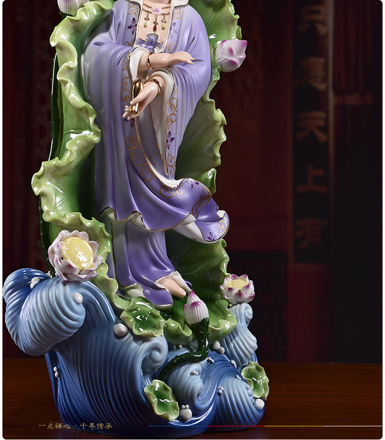 Yutang dai ceramic avalokitesvara like standing like Buddha furnishing articles dehua its art made lotus guanyin