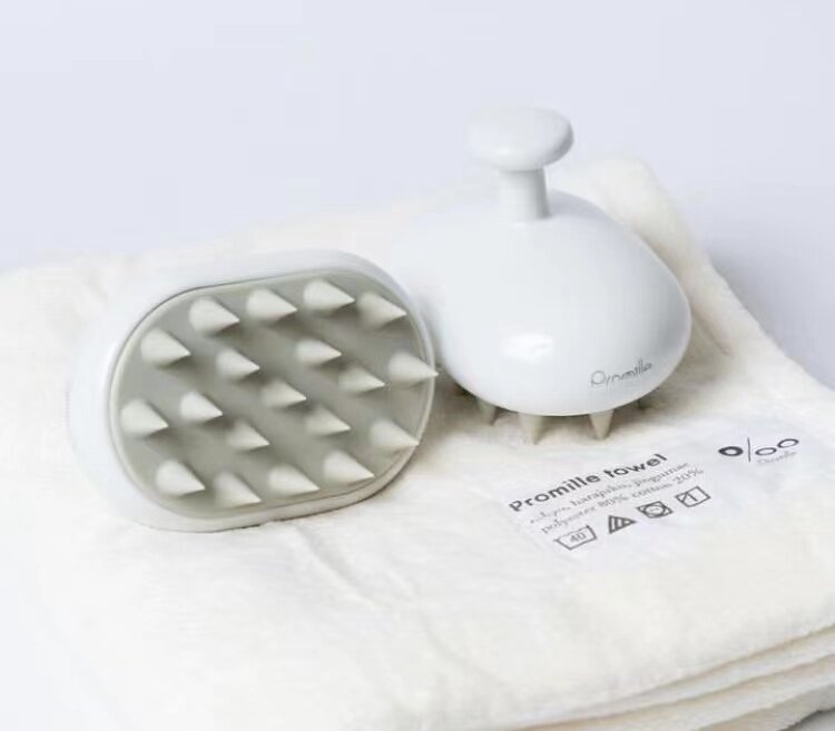 Japanese high-end salon special mucota scalp maintenance clean massage brush massage comb wash hair comb