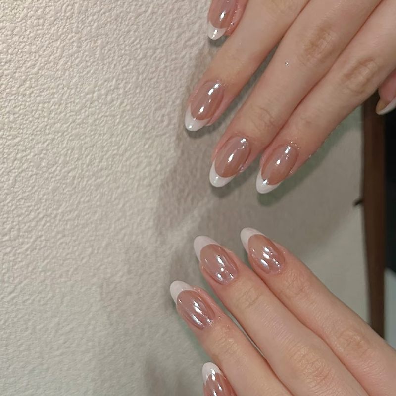 Nail Art Handmade Medium-Length White French-Style Press-On Nails 2026 New High-End Short Almond Nails for Brides