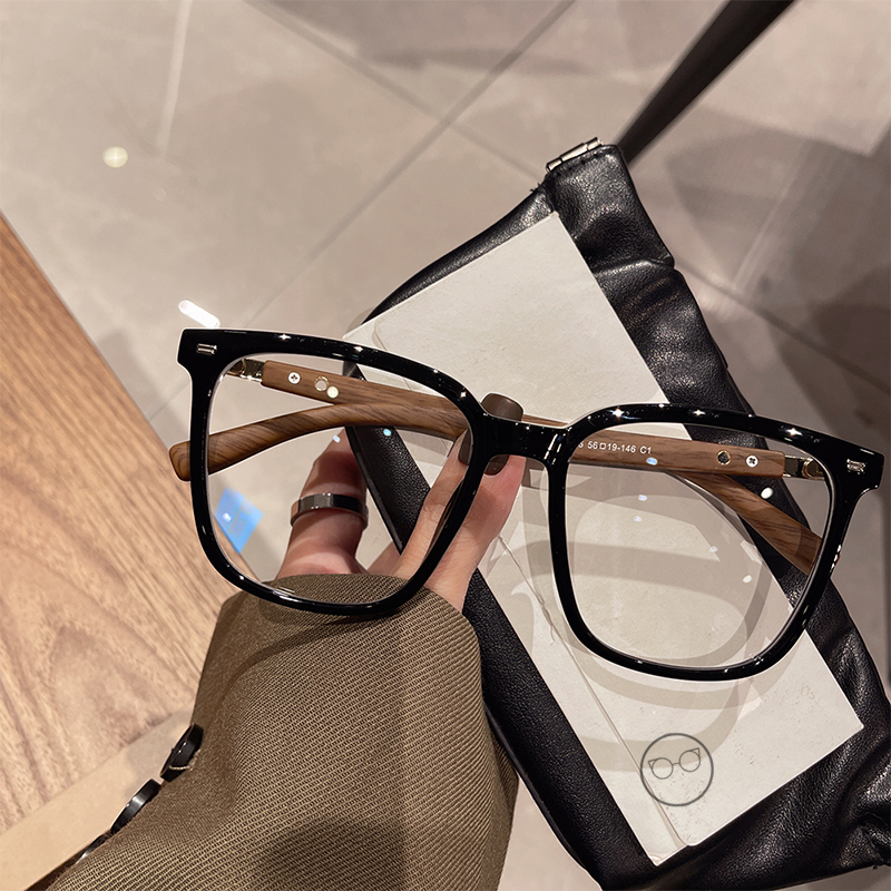 Elegant Black-Framed Glasses with Wood-Like Temples, Large Frame for Men, Trendy, Makes Face Look Smaller, Natural Look, Frame for Women with Nearsightedness, Large Face