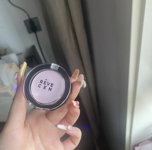 Снижение возраста и нежная корейская ниша непопулярная ревена монохромные монохромные монохромные прикрытия.