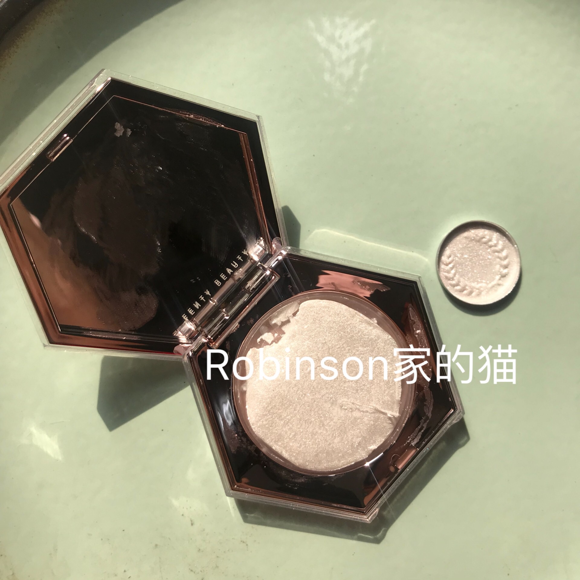 (Spot) Fenty beauty diamond bomb diamond highlight hand pressed sample 0 5g