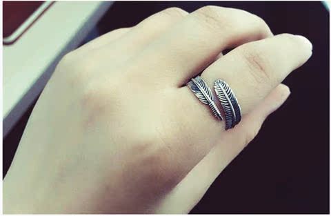 Độc đoán nhẫn thủy triều nam nhẫn thép titan mở điều chỉnh kích thước mã cá tính nữ lá tròn chỉ số vòng đuôi ngón tay nhẫn vàng nam 24k