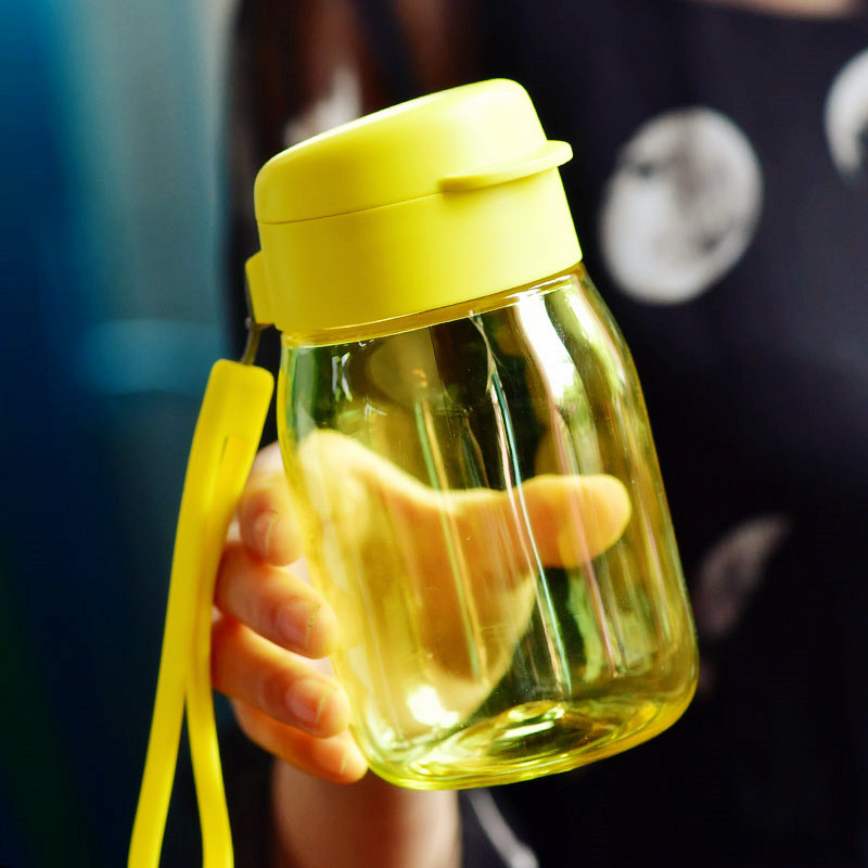 Tupperware Penguin Doodle Cup 350ml Ngày trẻ em Sinh viên cầm tay Leakproof Cup cc Straw Cup Chính hãng - Tách binh dung nuoc