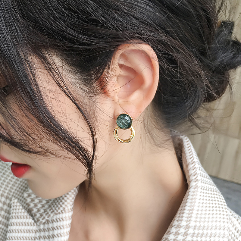 Korean earrings 2021 New Tide earrings New Tide 925 silver needle retro Hong Kong style female simple temperament earrings