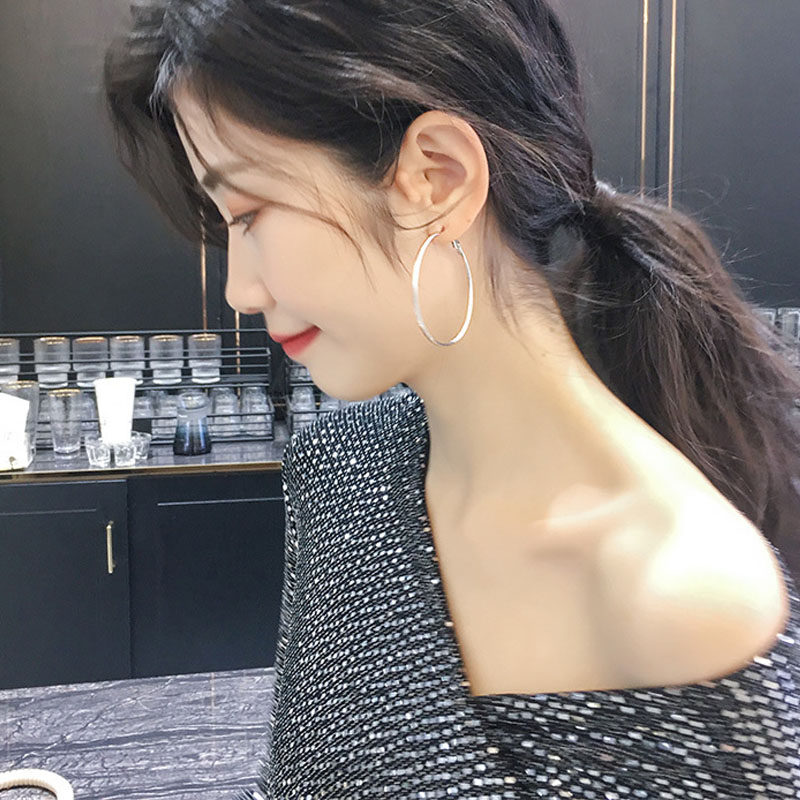 Star with earrings 2021 New style tidal wind earrings big earring retro harbor wind commuter circle sterling silver