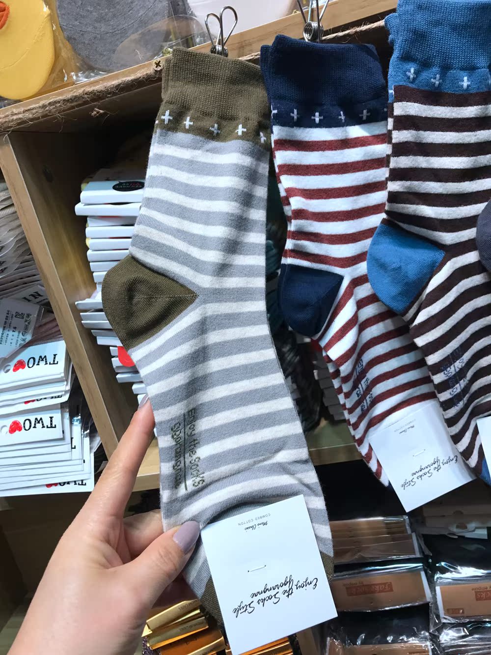 F-8 Hàn Quốc ggorangnae Dongdaemun mua sắm sọc màu phù hợp với màu tất cotton nam bốn mùa kinh doanh vớ cao